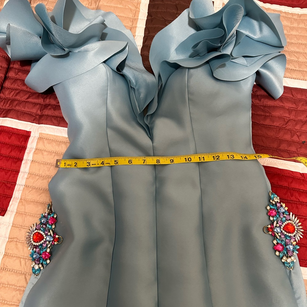 Dress - Picture 4 of 7